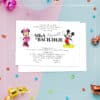 Pozivnica za rođendan ili krštenje, sa grafičkim prikazom Mini i Miki Mausa i pratećom belom kovertom.